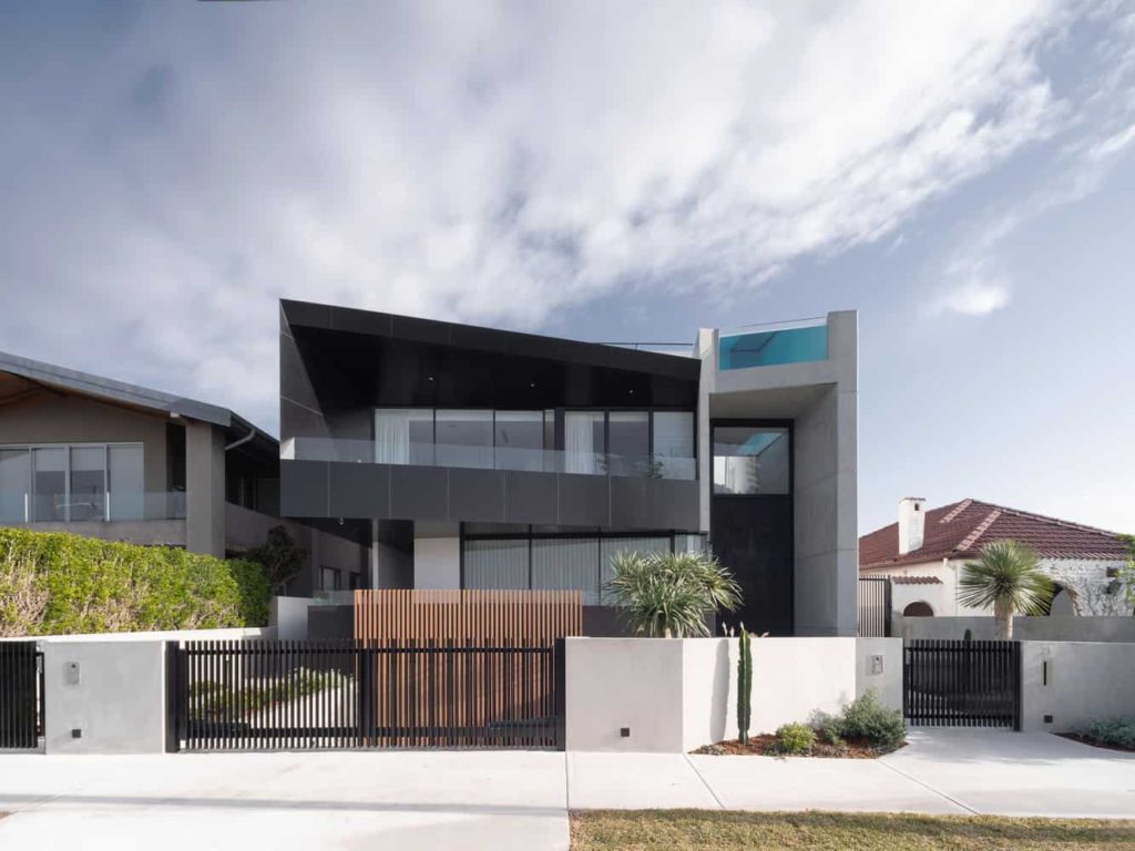 Glass Swimming Pools: Redefining Luxury in Home Design